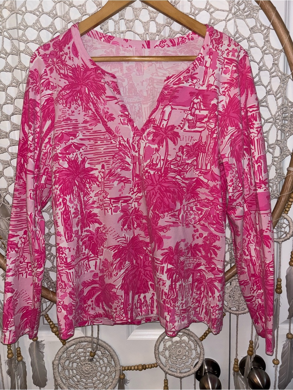 Lilly Pulitzer Size Large Hot pink top A00418
